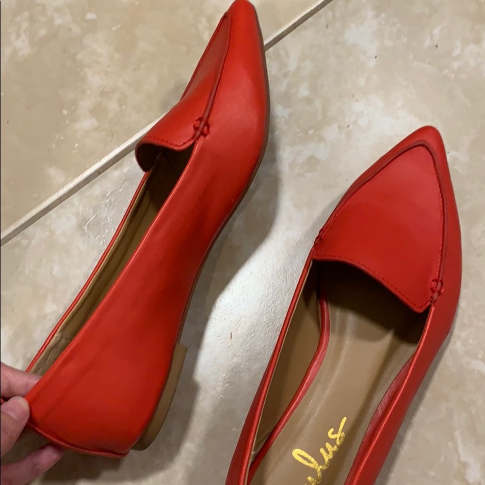 Lulu’s Emmy Flats - Picture 2 of 4